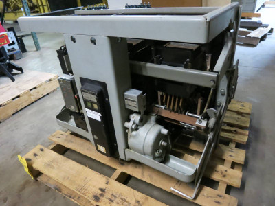 Image of GE AK-2-100 4000A w MicroVersa Trip Draw Out EO General Electric Air Breaker 2