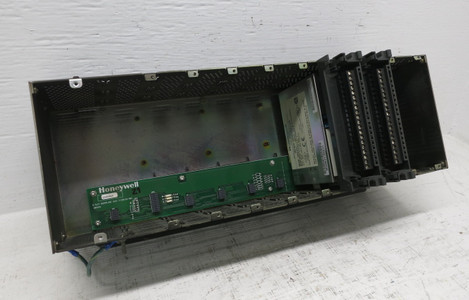 Image of Honeywell 900R08-0001 HC900 8-Slot I/O Rack PLC UMC900 w/ 2x Input Modules AI