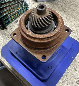 Image of Alpha SPK 140-MX2-8-051-001 Gear Reducer Head 4000 RPM B5/B5 surface rust
