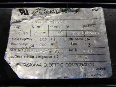 Yaskawa USAGED-09L22K AC Servo Motor USAGED09L22K 200V 7.6 A USA6ED-09L22K (NP0437-7)