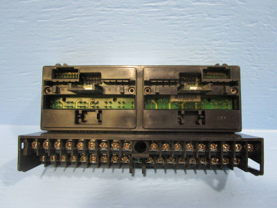 Image of GE Fanuc IC670CHS101A I/O Base Barrier Style Terminal IC670CHS101 A Rack 90 70