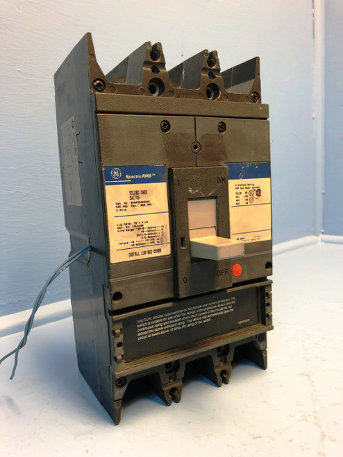 GE SGDA36AN0400 400A Spectra Molded Case Switch w/ UVR & Aux 3P General Electric (EM2768-1)