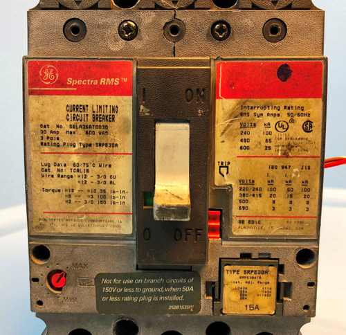 GE SELA36AT0030 30A Spectra Circuit Breaker w Aux & 15 Amp Plug General Electric (EM2899-1)