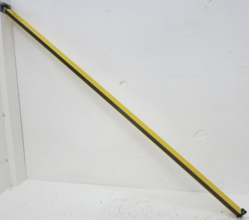 Banner USR5612Y 56"" R W/QD 1.25"" V-Series Micro-Screen 56 inch 55082 (GA0842-1)