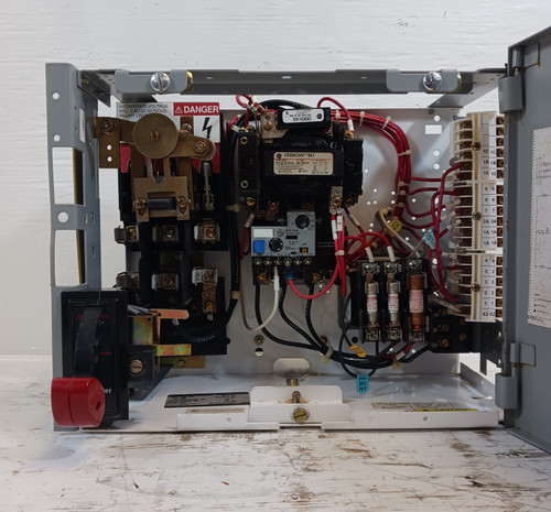 GE 8000 Size 1 Starter 30A Fusible 12" MCC Bucket 30Amp CR306CX#0**BAT (BJ0133-10) GE 8000 Size 1 Starter 30A Fusible 12" MCC Bucket 30Amp CR306CX#0**BAT (BJ0133-10)