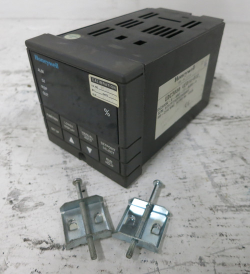 Honeywell DC300K-E-4A0-20-B000-0 UDC3000 Versa-Pro Digital Limit Controller (DW5574-1)