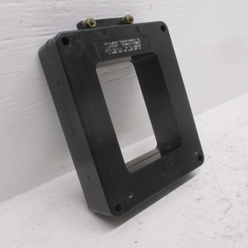 IT 75C149640P-5 Current Transformer 300:5 Ratio CT 50-400HZ 10KV 600V (AH0105-4)