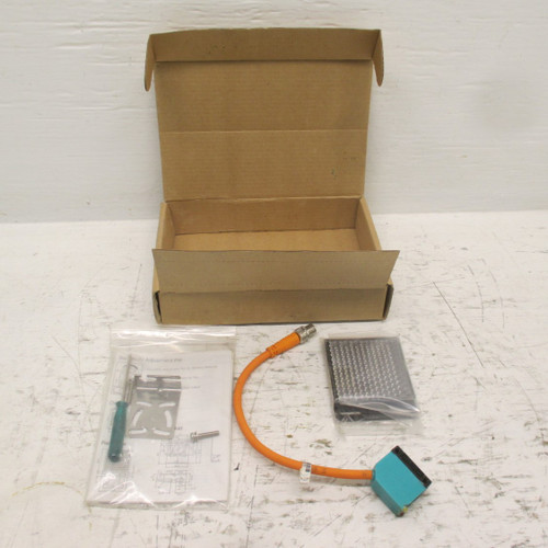 NEW Pepperl + Fuchs OBS2000-F28-E5 Photoelectric Switch Y85044 10-30V 300mA NIB (AH0132-6)