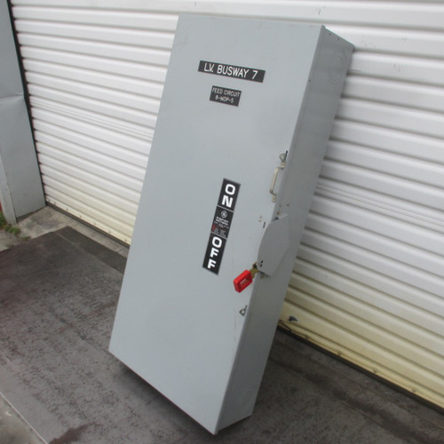 General Electric GE TH4326 600A Model 9 240V Heavy Duty Fusible Safety Switch 4W (AH0562-1)