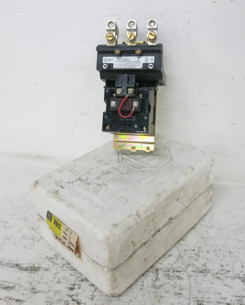 NEW Allen Bradley 702-COD93 Size 2 Motor Contactor 120V Coil 25 HP 45A 702-C0D93 (DW7693-1)