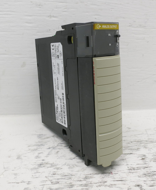 Allen Bradley 1756-OF8 Ser A Rev D01 F/W 1.5 ControlLogix Analog Output PLC Card (DW7853-1)