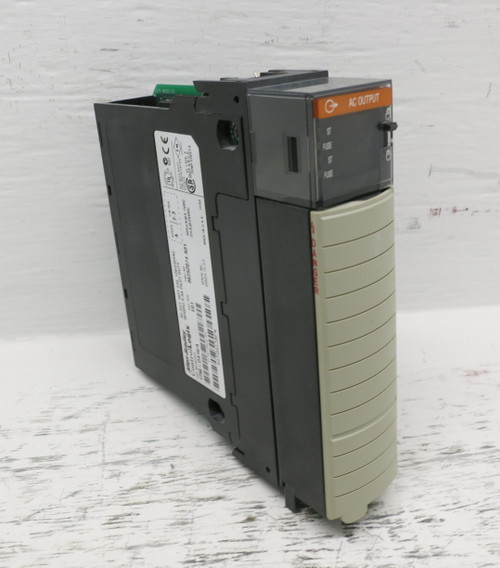 Allen Bradley 1756-OA16 Ser A Rev E01 FW 2.3 ControlLogix AC Output PLC Module (DW7850-2)