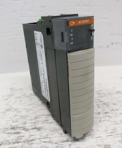 Allen Bradley 1756-OA16 Ser A Rev J02 FW 2.3 ControlLogix AC Output PLC Module (DW7866-1)