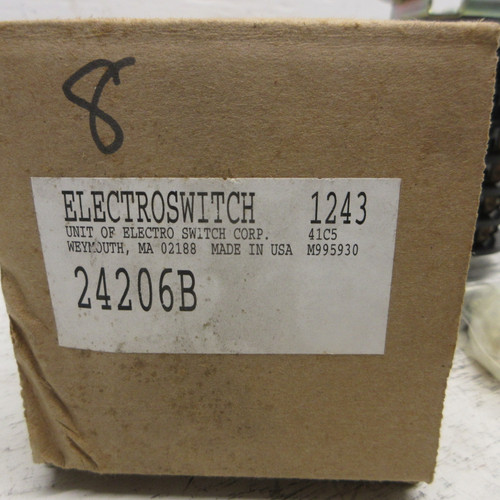 NEW Electroswitch 24206B Rotary Switch Series 24 20A 600V Auto-Manual 242O6B NIB (AH1085-1)