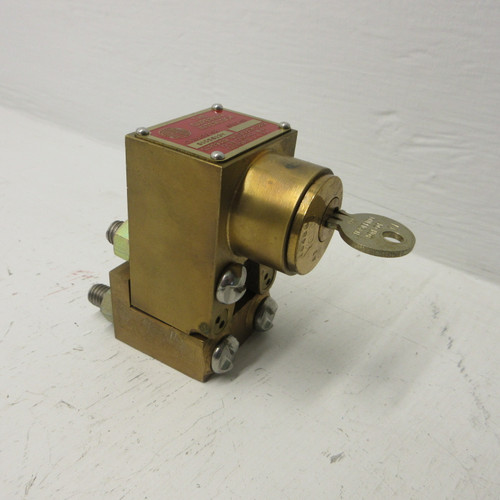 The Superior Interlock S105813Y Lock Brass 2 Peices Yale 16488 w/ Hardware & Key (AH1099-1)