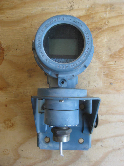 Rosemount 8800W040SA1N1D1E5M5R3 Flowmeter 8800-W040SA1N1D1E5M5R3 Transmitter (EBI3574-1)