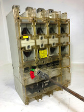 Klockner-Moeller NZM114-500 500A Circuit Breaker w/ UVR 690V ZM114500 500 Amp 4P (EM3562-1)