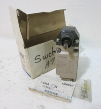 NEW Omron D4A-2717N Limit Switch B600 3,4,4X,6P,13 D4A-0700N Body D4A2717N (DW5090-1)