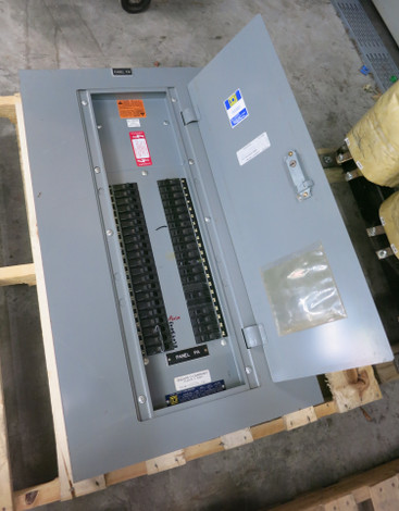 ソマリDGJW Square D NQOD442L400 3 Phase 400A 208Y/120VAC Panel Guts