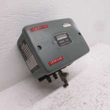 Foxboro 136 Computing Relay 136-7-15 Supply: 20-22 PSI Input 3-15 PSI Output 3-15PSI (AH0130-2)
