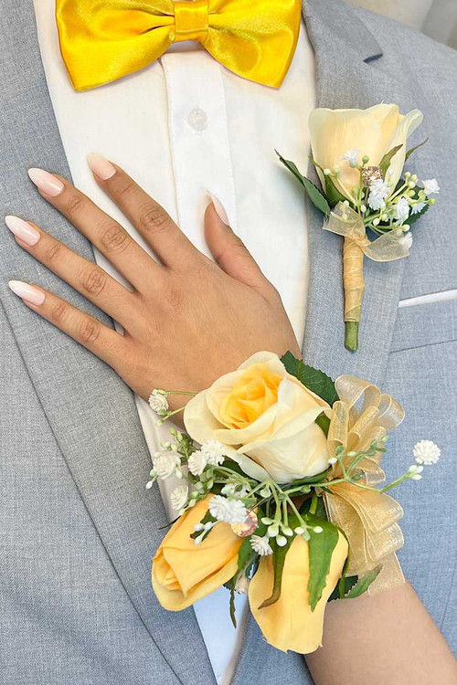 corsage with gold dress 10 Pretty Corsage Ideas for Prom GlitteratiStyle.com