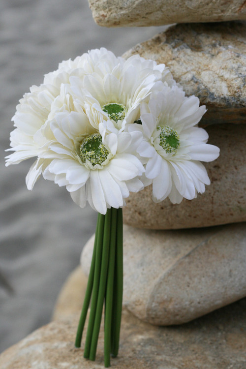 daisy bridesmaid bouquet