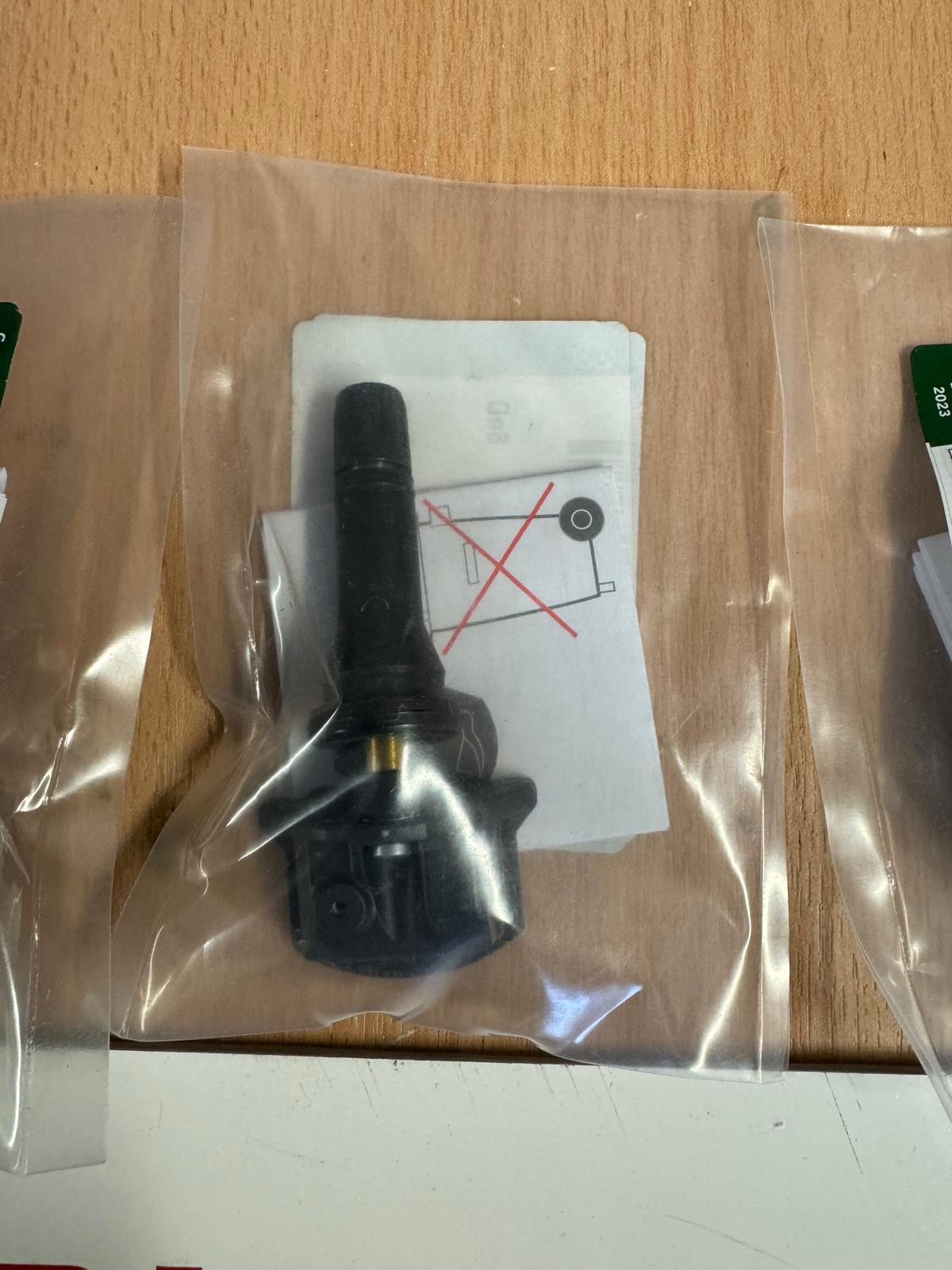 Land Rover Defender 90/110/130 Genuine TPMS Sensors x 4 - Meduza Design Ltd