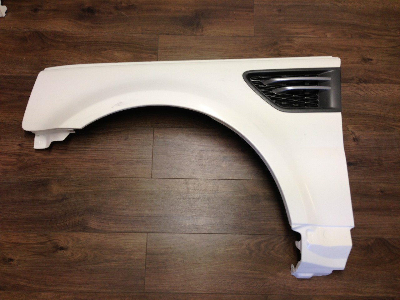 Range Rover Sport 2012 Replacement front wing driver side - Meduza ...