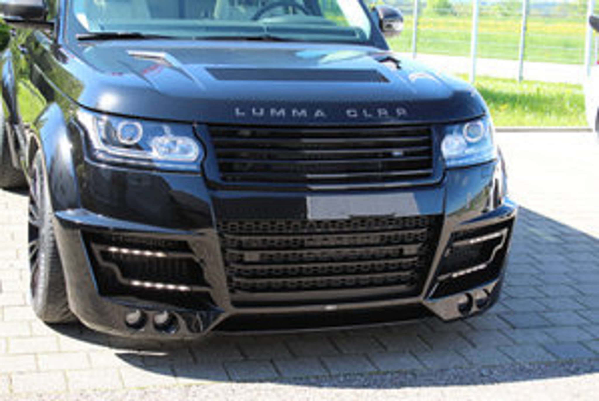 Lumma CLRR Range Rover Meduza Design Ltd