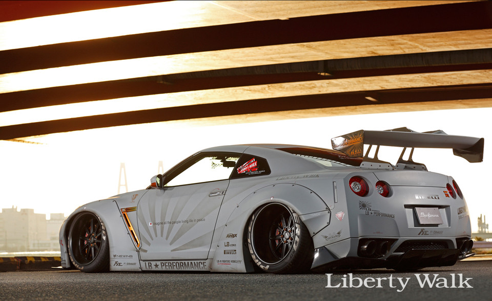 Nissan Skyline R35 GTR Liberty Walk Body Kit Ver.2 Meduza Design Ltd