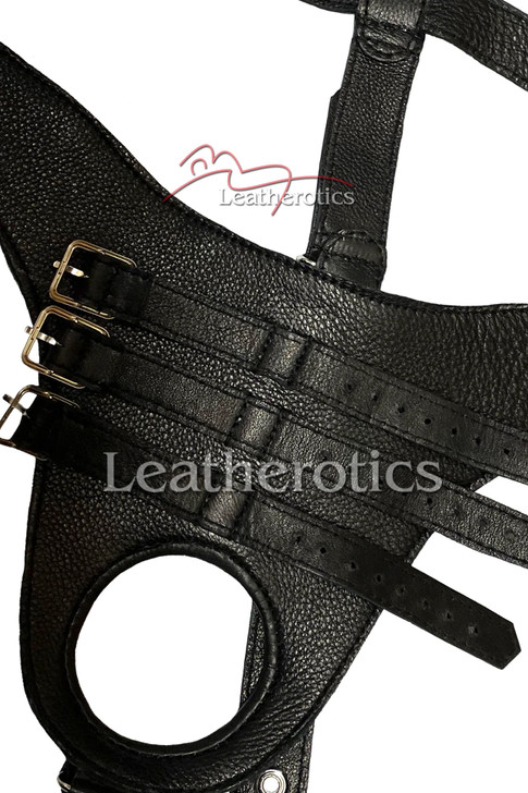 mens leather harness Leathererotics uk