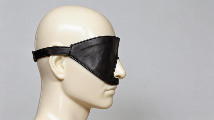 Soft Luxury Leather Linded Blindfold for Bdsm Play