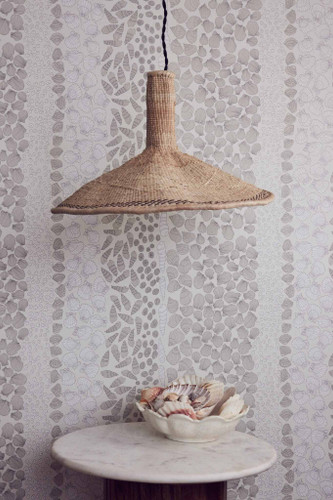 Neutral shell wallpaper in a striped pattern.