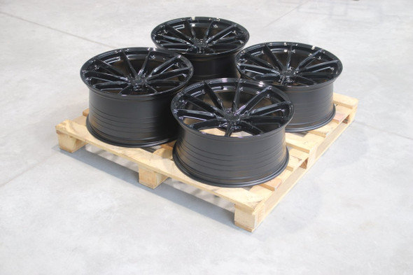 Set of JR37 21x9.5 ET35 + 21x10.5 ET40 5x114.3 74.1mm Gloss Black