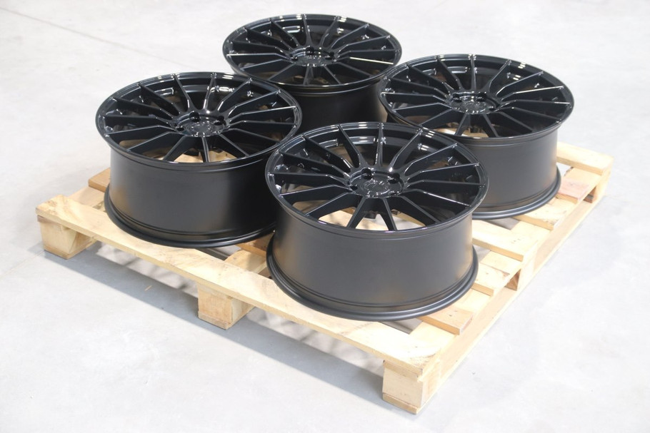 Set of SL05 20x9 ET40 5x112 72.6mm Gloss Black