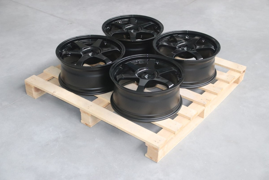 Set of JR3 18x8 ET35 5x100 72.6mm Gloss Black