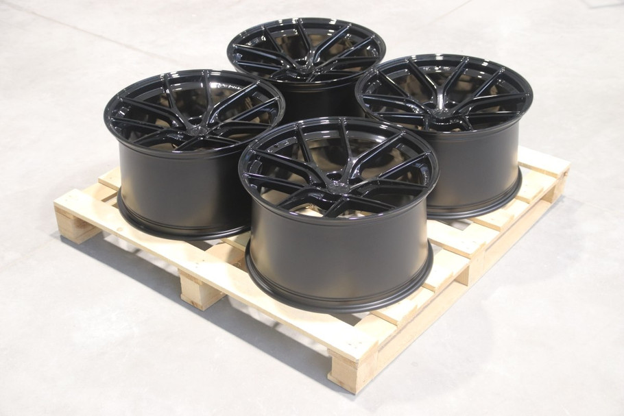 Set of SL01 20x11 ET30 5x112 72.6mm Gloss Black