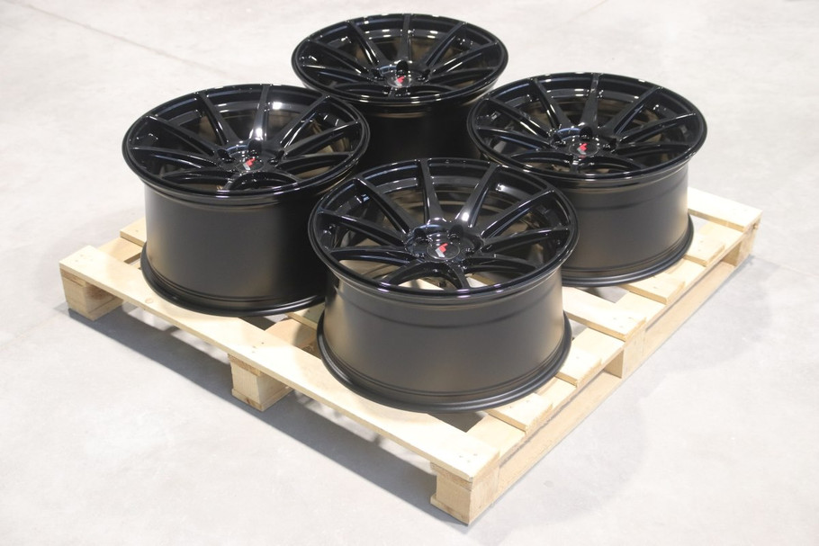Set of JR11 20x10 ET30 + 20x11 ET30 5x112 74.1mm Gloss Black