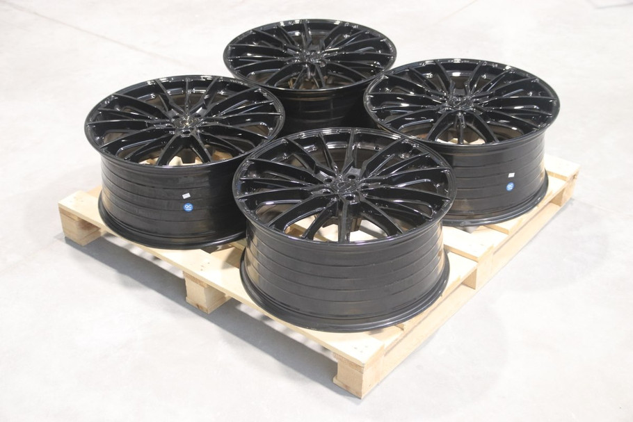 Set of CVR7 22x10 ET25 5x112 74.1mm Platinum Black