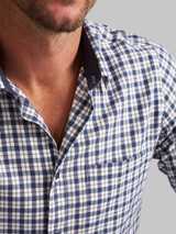Warm winter shirt in fine 100% cotton with a light brush and chest pocket