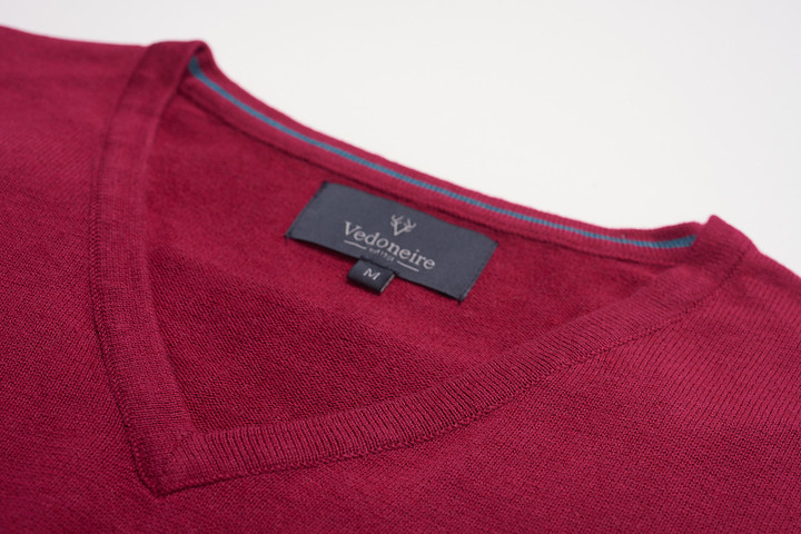Men's Fine Gauge Cotton V-Neck Sleeveless Jumper (4220 Sangria) Red