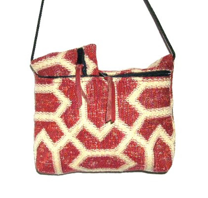 STURDY RED - MEDIUM PURSE
