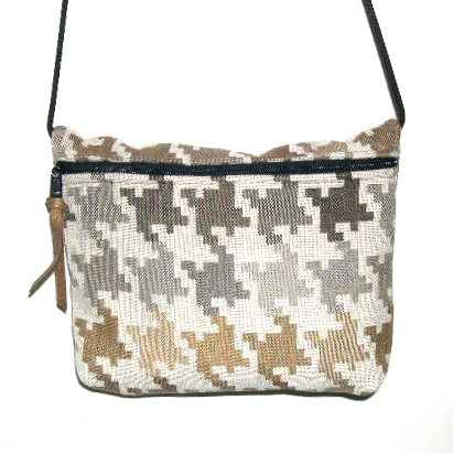 CLASSIC HOUNDSTOOTH