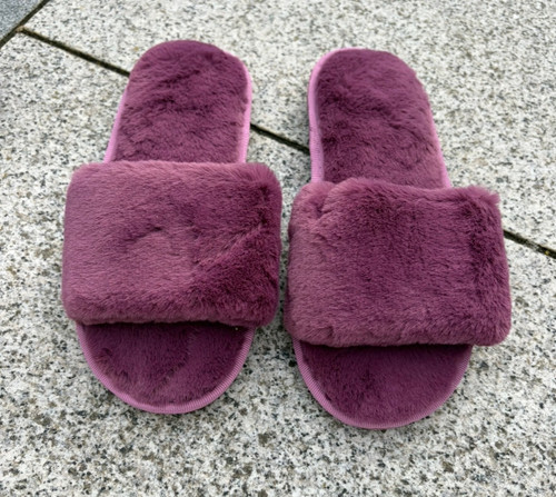 Sample Slippers UK 3-4