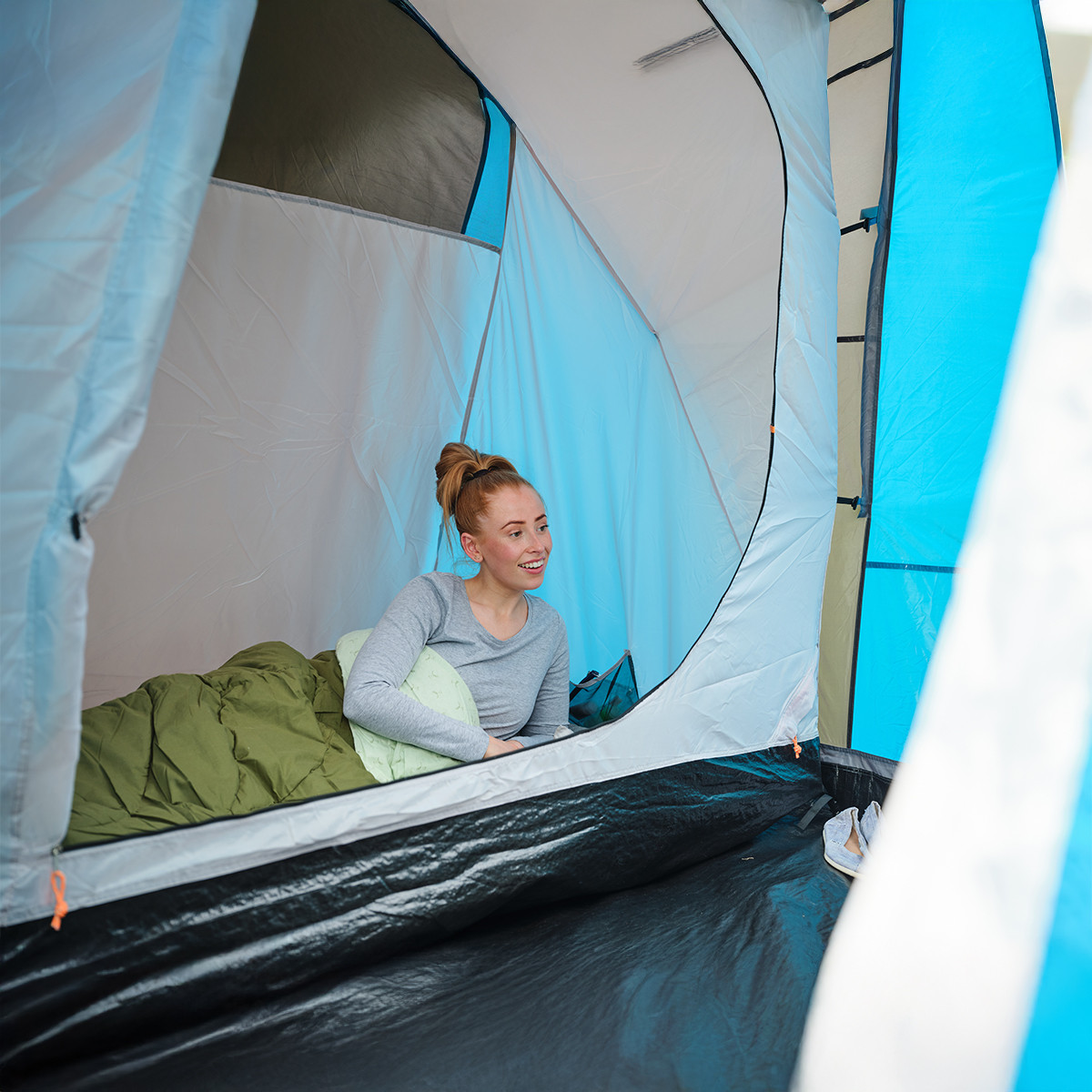 Coleman Spruce Falls 4 BlackOut vis-à-vis tent green
