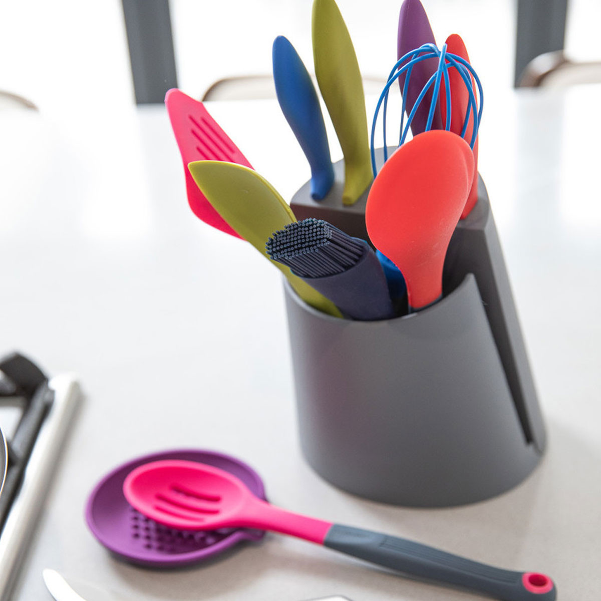 Colourworks 6 Piece Knife Block Set with Wooden Block & Chopping Board ...