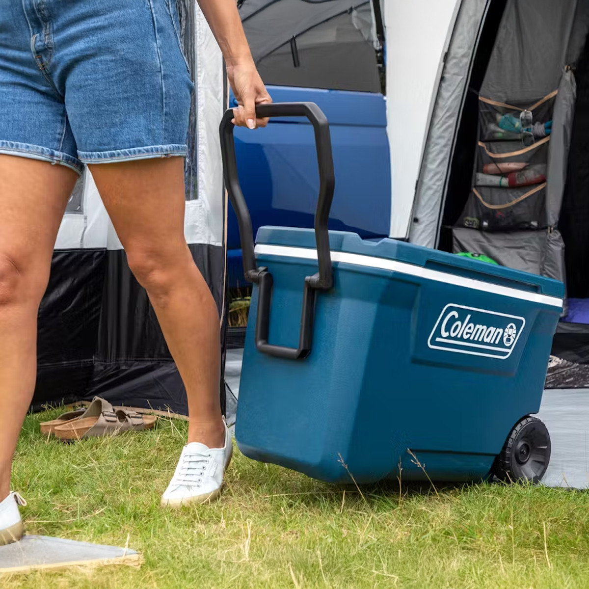 Coleman 62QT Xtreme Wheeled Cool Box - 58L | Charlies