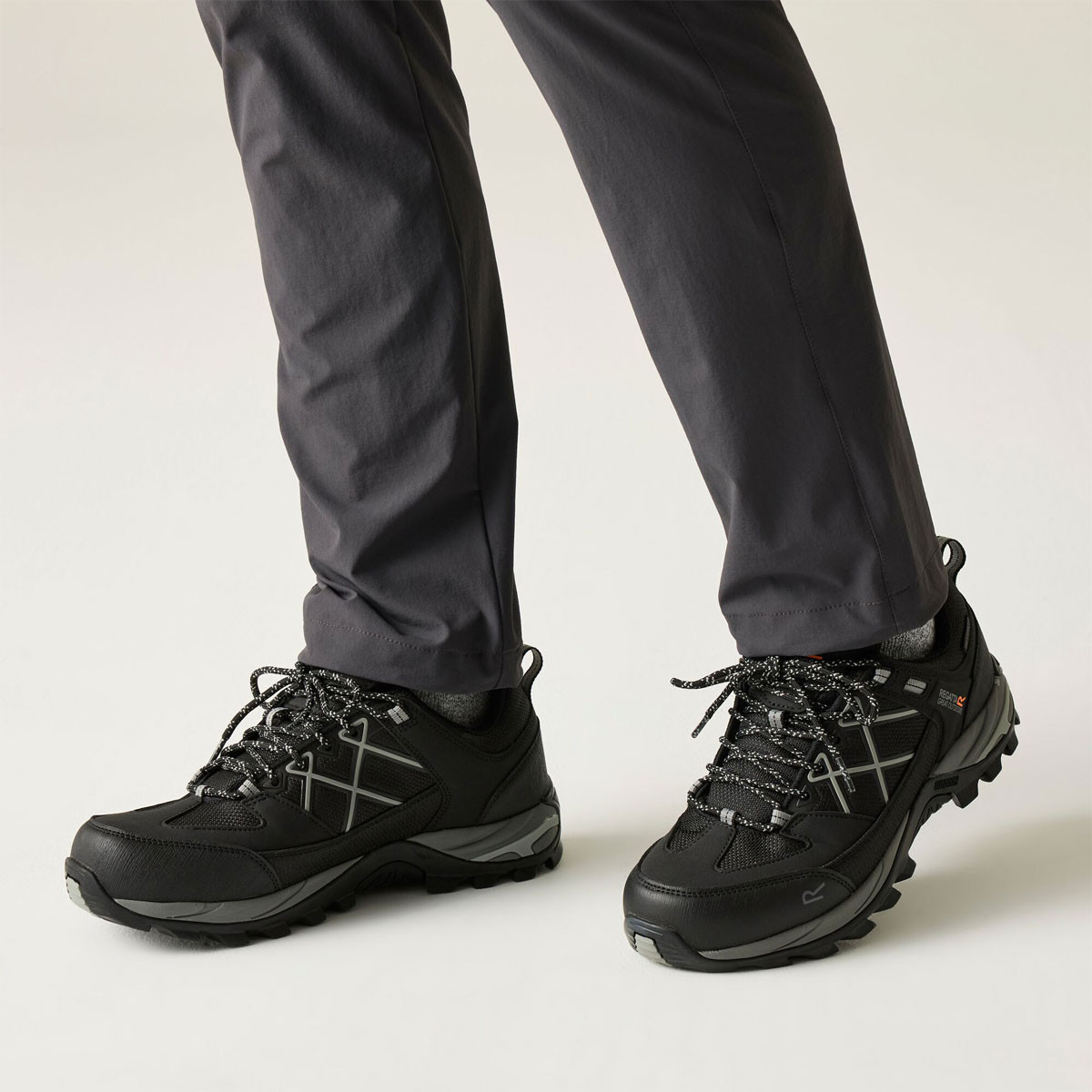 Regatta Mens Regatta Black Walking Boots Regatta Mens Vendeavour