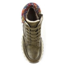 A single boot is centred, viewed from the back, featuring green leather with a colourful knitted collar and a beige sole, conveying a cosy, stylish vibe.