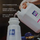 Autoglym Polar Wash poured into a Polar Blaster bottle, with on-image text: “High foaming action”, “Doesn’t remove waxes or sealants” and “Safe to use on all areas”.